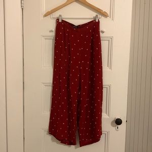 Red Flowy Abercrombie & Fitch capri/gaucho pants